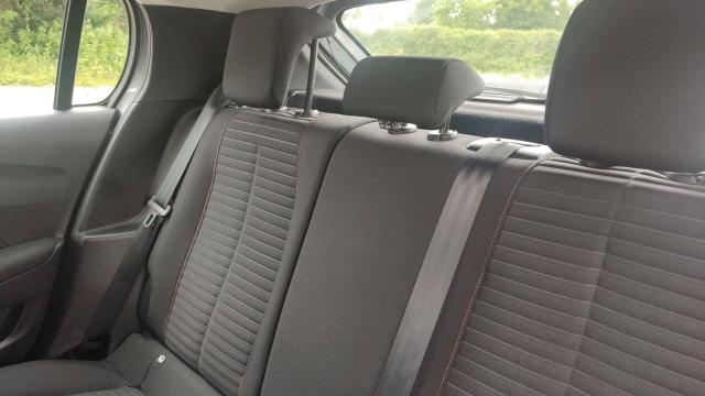 Peugeot 208 image 9