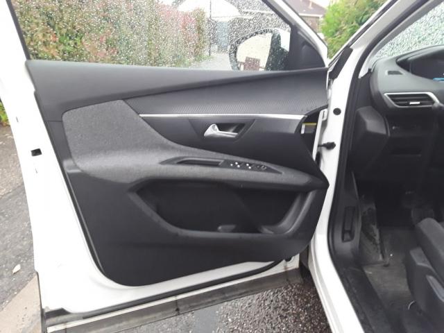 Peugeot 3008 image 4