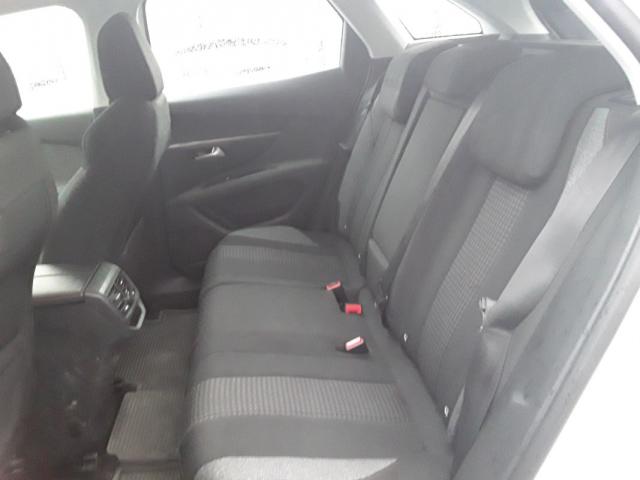 Peugeot 3008 image 9