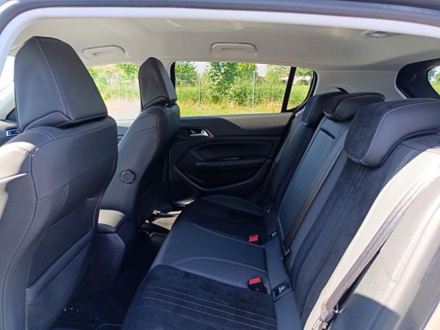 Peugeot 308 image 8