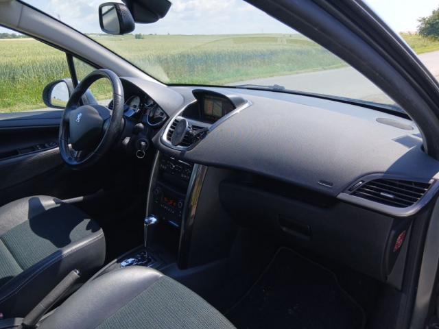 Peugeot 207 image 8