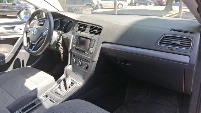 Volkswagen Golf image 9