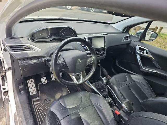 Peugeot 2008 image 8