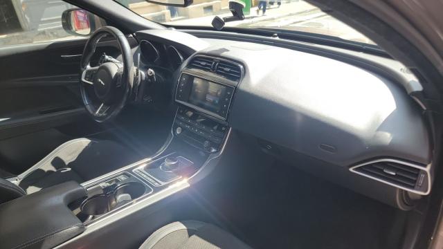 Jaguar Xe image 6