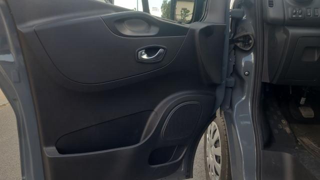 Renault Trafic image 9