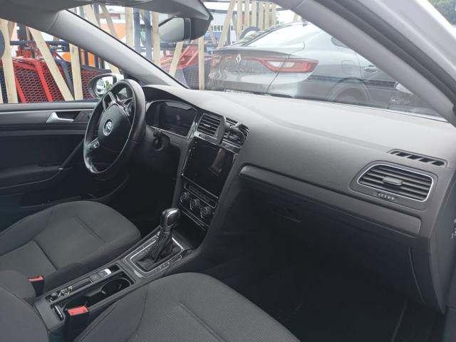 Volkswagen Golf image 8