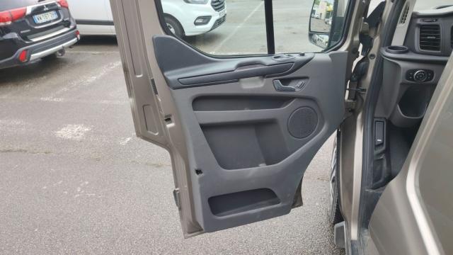 Ford Transit Custom image 2