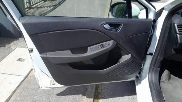 Renault Clio image 9