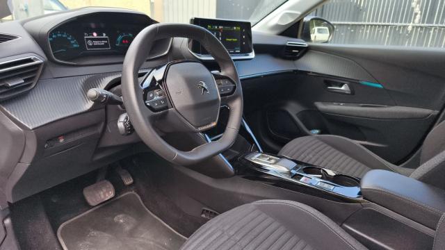 Peugeot 208 image 1