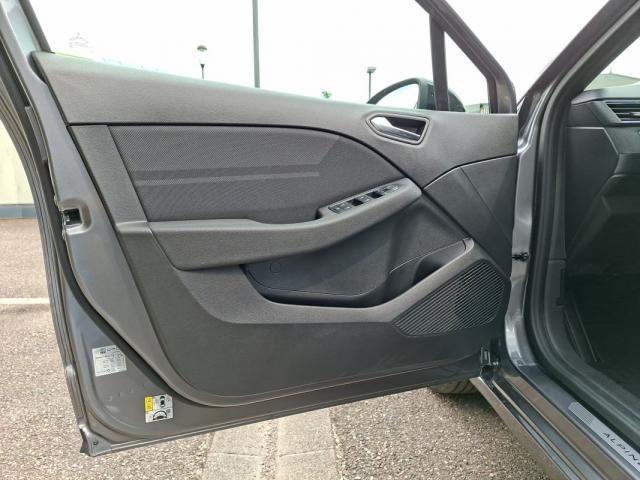 Renault Clio image 8
