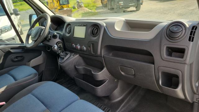 Renault Master image 2