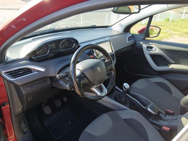 Peugeot 2008 image 2