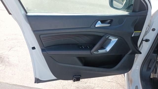 Peugeot 308 image 2