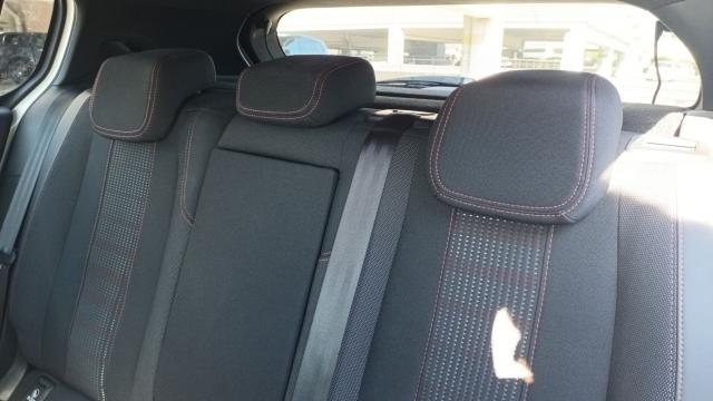Peugeot 308 image 7
