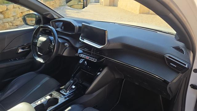 Peugeot 208 image 1