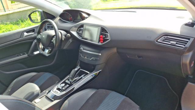 Peugeot 308 image 3