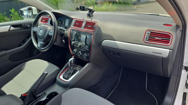 Volkswagen Jetta image 6