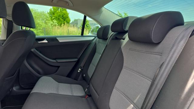Volkswagen Jetta image 3