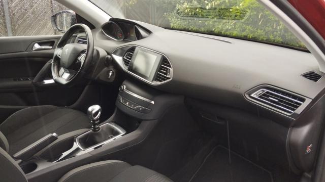 Peugeot 308 image 2