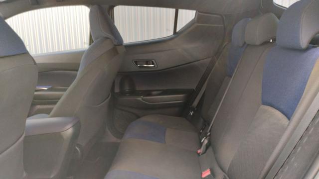 Toyota C-Hr image 2