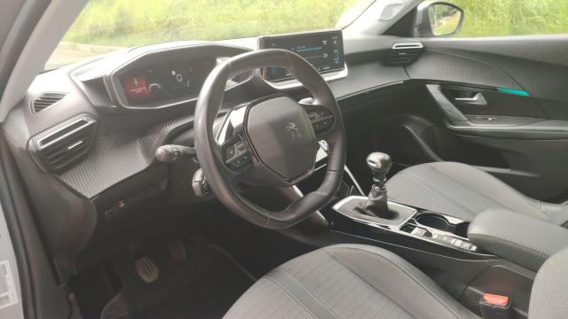 Peugeot 2008 image 1