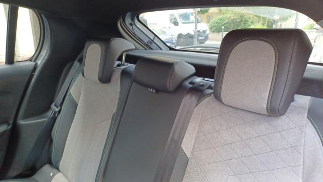 Peugeot 208 image 8