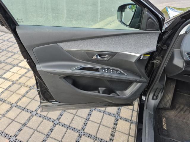 Peugeot 5008 image 6
