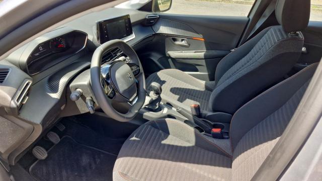 Peugeot 208 image 9