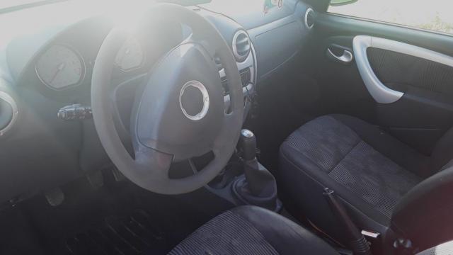 Dacia Logan image 1