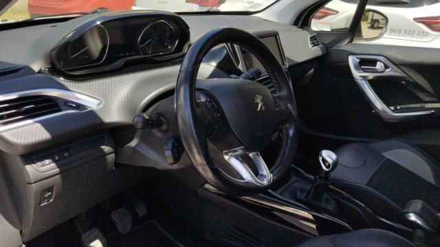 Peugeot 2008 image 9