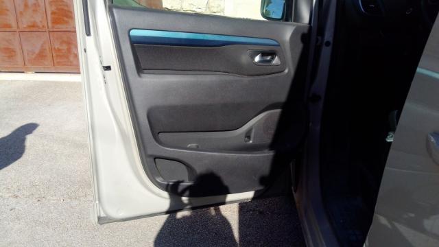 Peugeot Traveller image 3