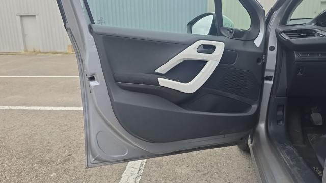 Peugeot 208 image 2