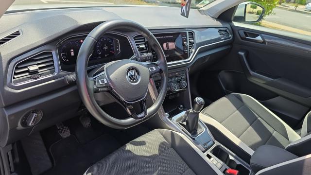 Volkswagen T-Roc image 8