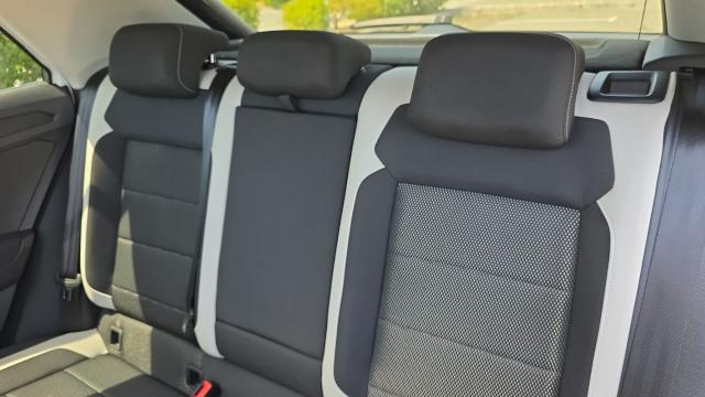 Volkswagen T-Roc image 7