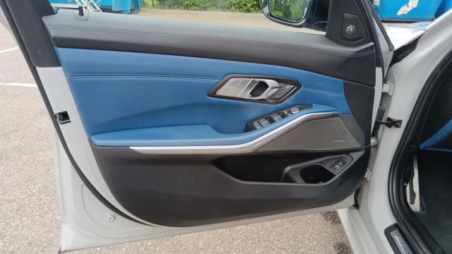 Bmw 340 image 8