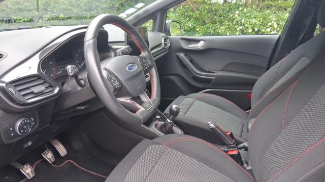 Ford Fiesta image 2