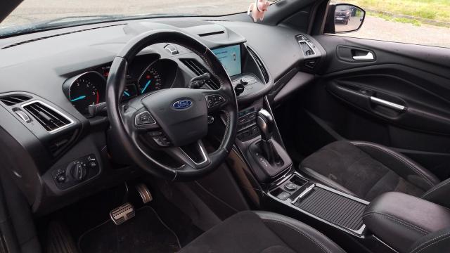 Ford Kuga image 9