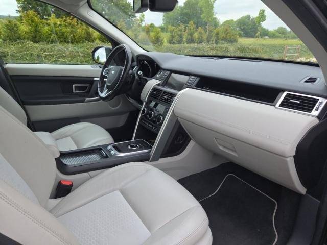 Land Rover Discovery Sport image 6