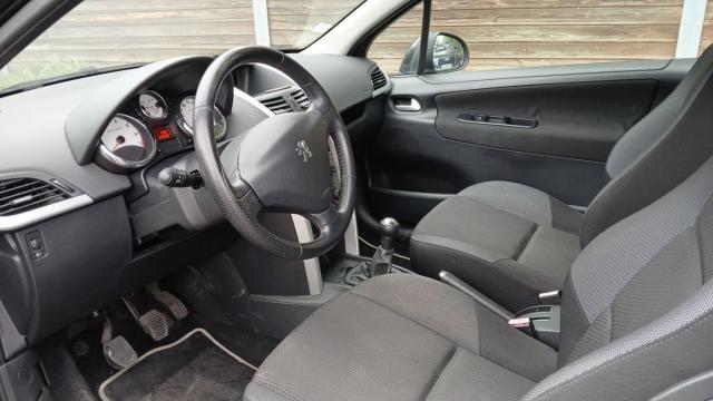 Peugeot 207 image 2