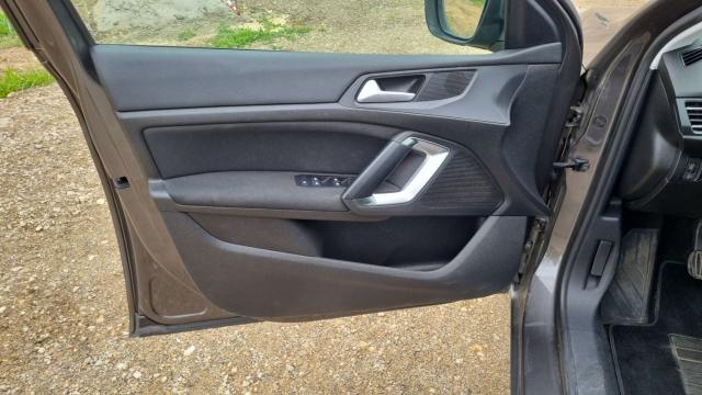 Peugeot 308 image 1