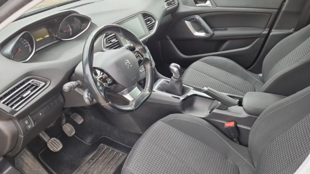 Peugeot 308 image 9