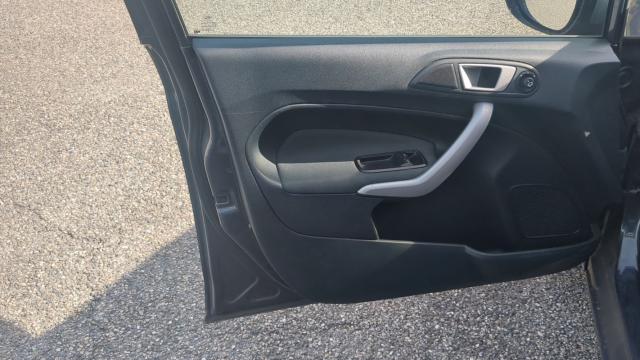Ford Fiesta image 4