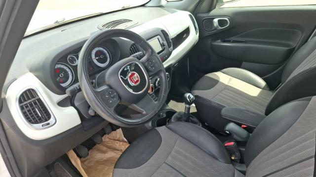 Fiat 500l image 2