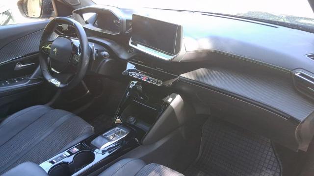 Peugeot 2008 image 3
