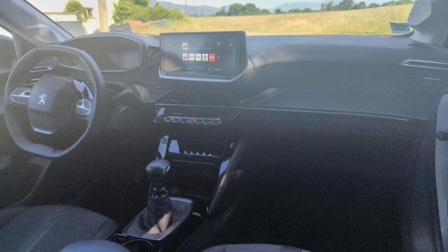 Peugeot 208 image 1