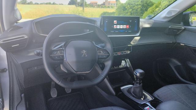 Peugeot 208 image 7