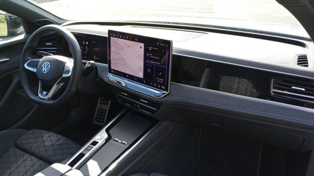 Volkswagen Passat image 9