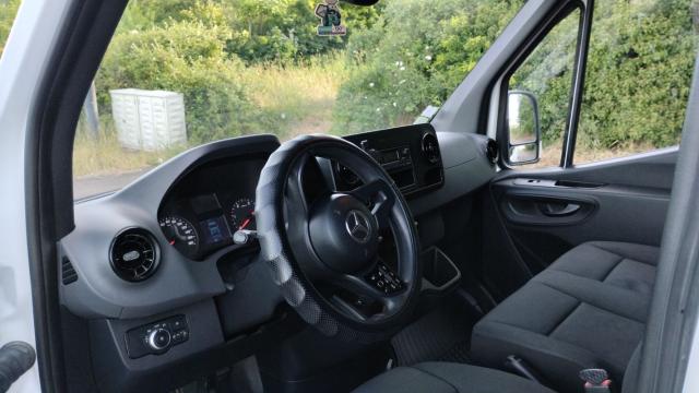 Mercedes Benz Sprinter image 8
