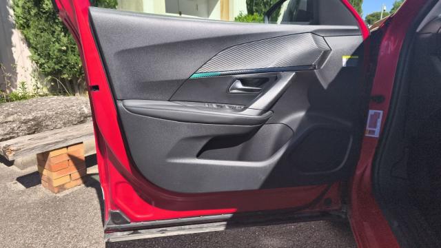 Peugeot 2008 image 4