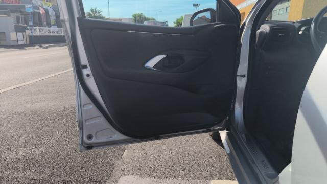 Toyota Yaris image 2